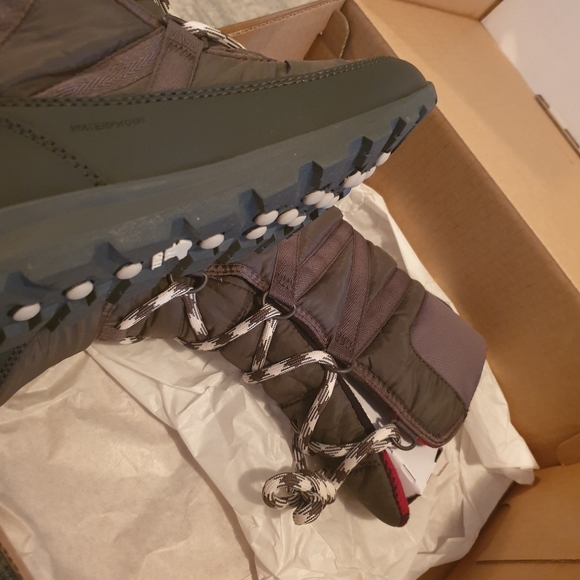 Sorel Winter Boots- Used ONCE - Picture 6 of 6